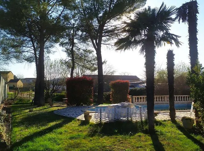 Le Globe Trotter - Aux Portes D'ales Apartamento *