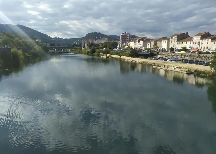 Le Globe Trotter - Aux Portes D'ales * Saint Julien Les Rosiers
